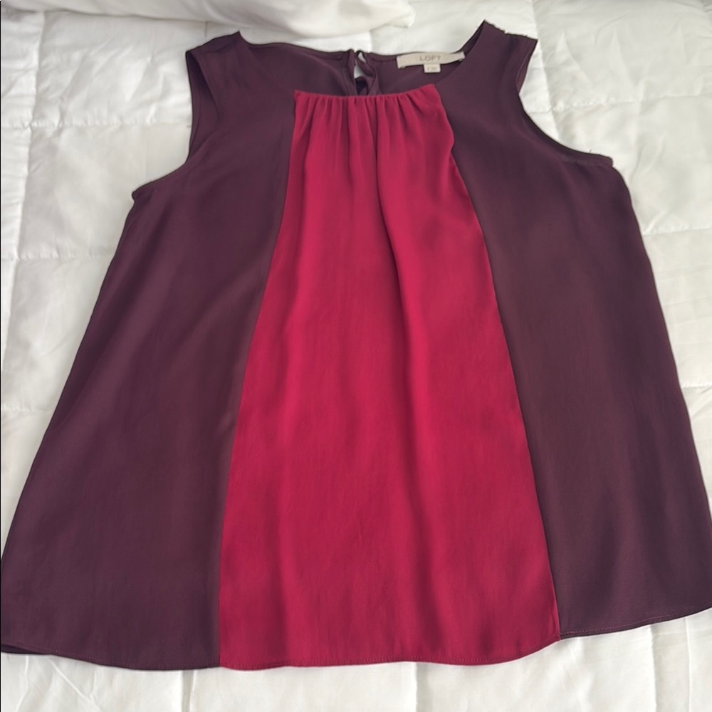 NWOT LOFT Sleeveless Blouse‎ in burgundy and Red size small